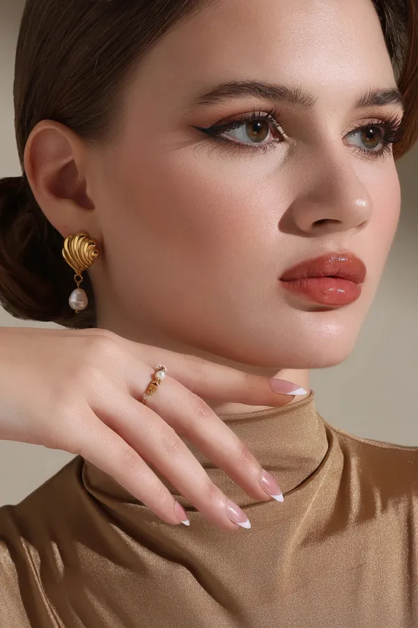 Nature_S_Touch_Earrings_Golden