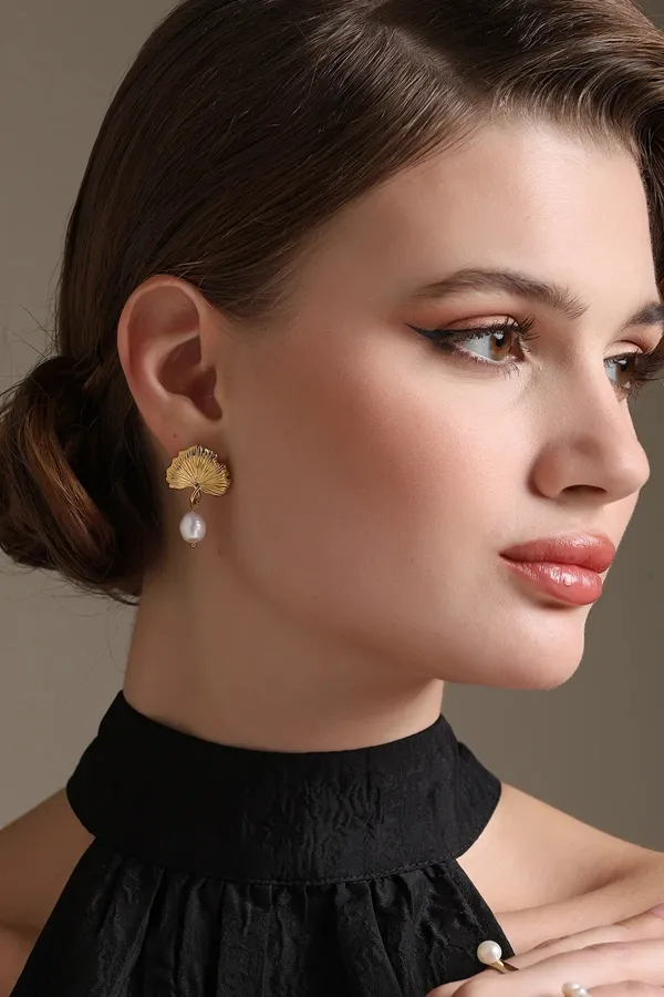 Nature_S_Touch_Earrings_Golden
