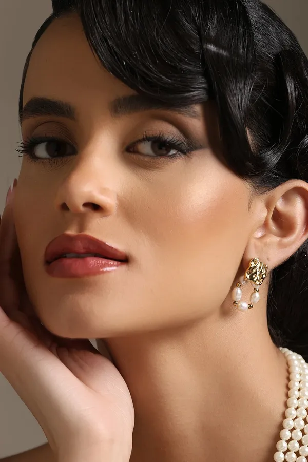 Handmade_Elegance_Earrings_Golden