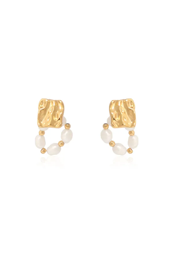 Handmade_Elegance_Earrings_Golden