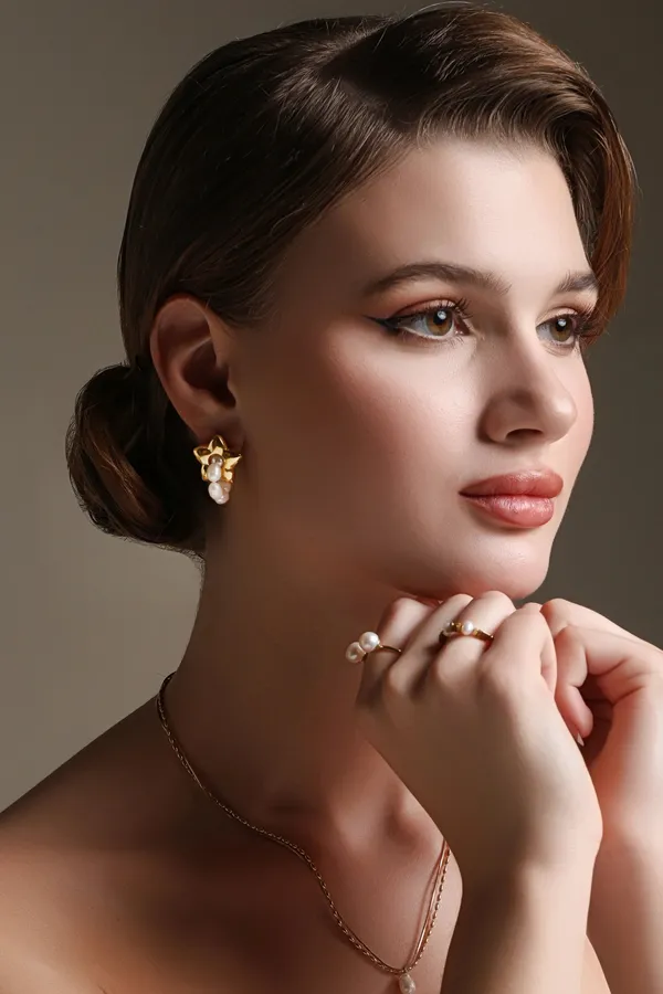 Starry_Luxe_Earrings_Golden
