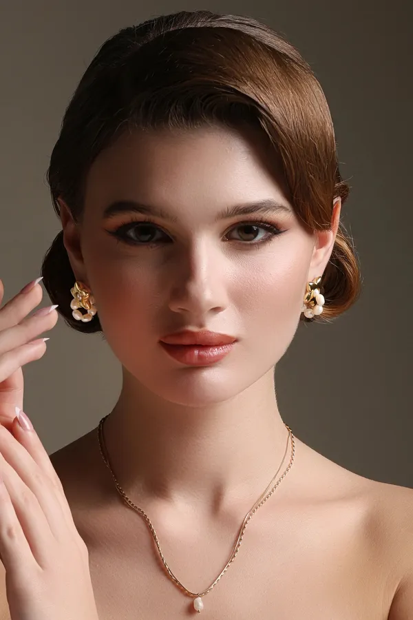 Starry_Luxe_Earrings_Golden