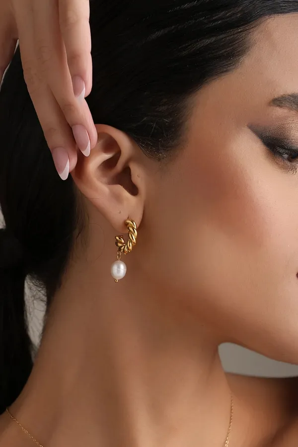 Hoop_Luxury_Earrings_Golden
