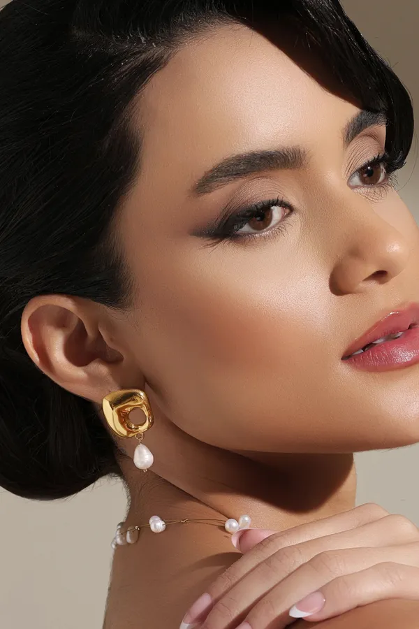 Square_Chic_Earrings_Golden