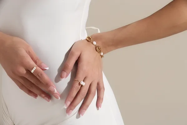 Artisinal_Hoop_Bracelet_Golden