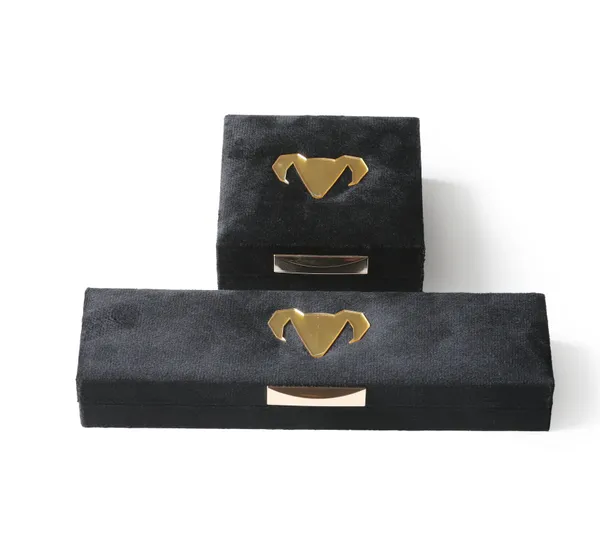 Golden_Charm_Pendant_Golden