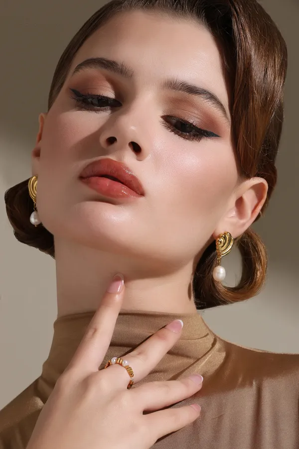 Elastic_Elegance_Ring_Golden