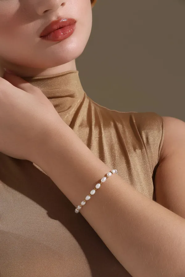 Pearl_Bracelet_For_Women_Everyday_Wear