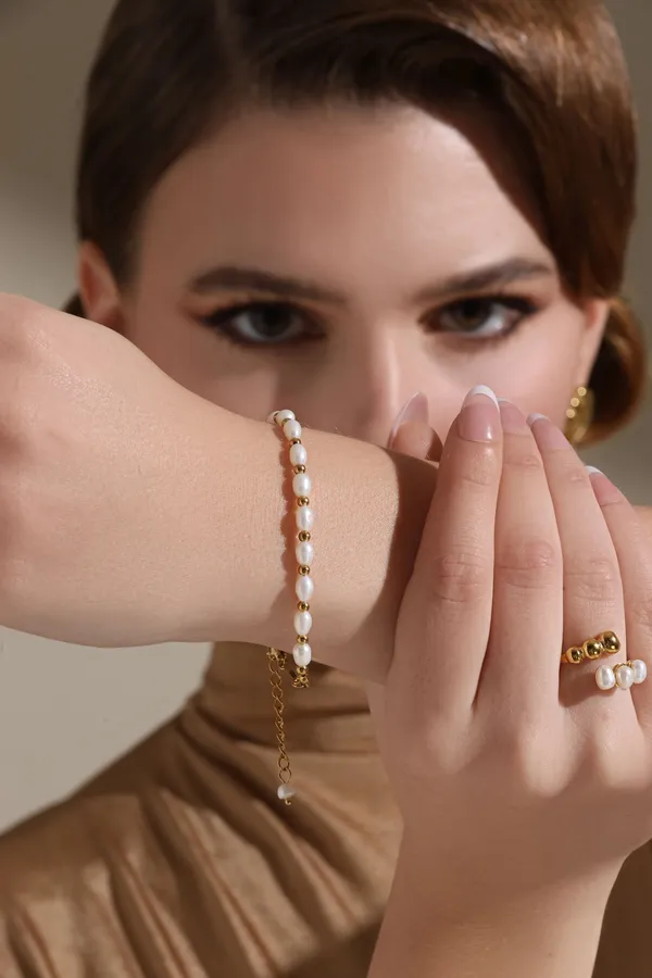 Pearl_Bracelet_For_Women_Everyday_Wear