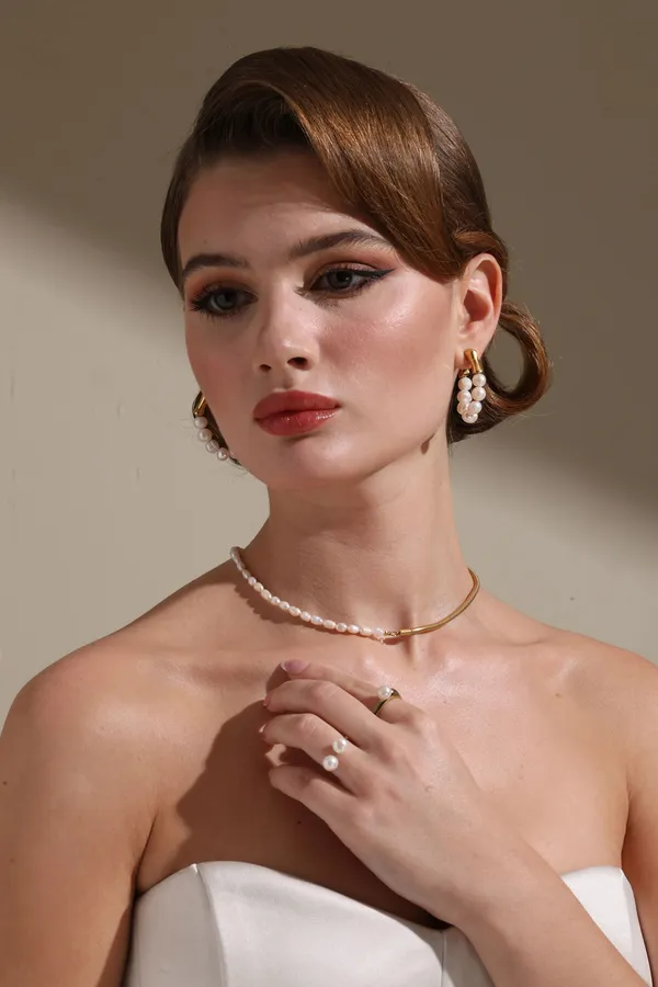 Collar_Statement_Pendant_Golden