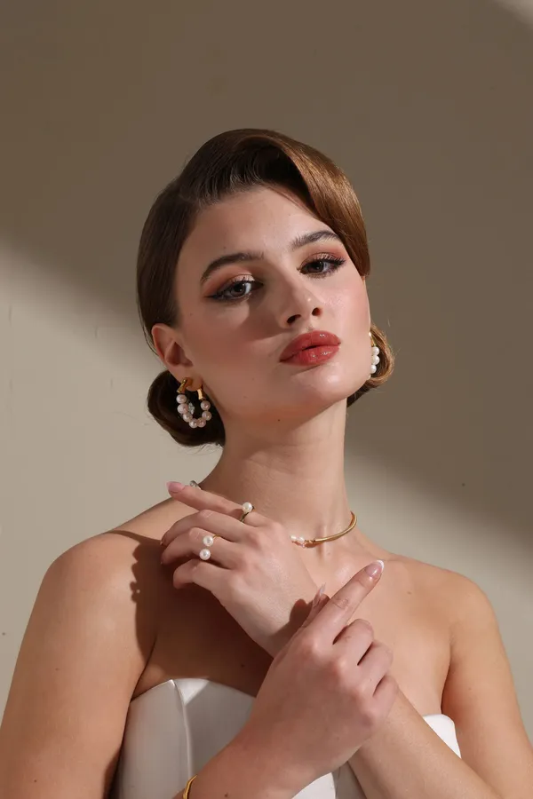 Collar_Statement_Pendant_Golden