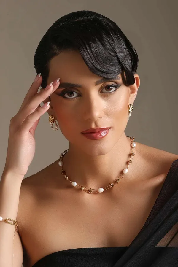 Versatile_Pearl_Pendant_Golden