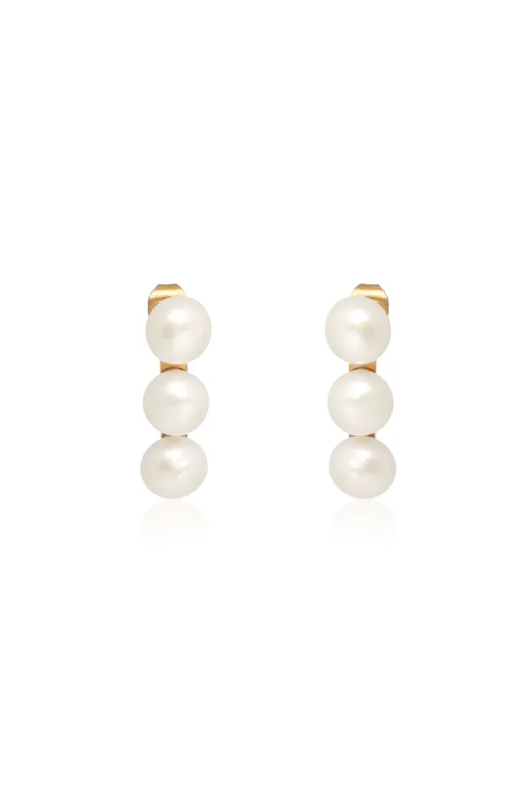 Chic_Studs_Earrings_Golden