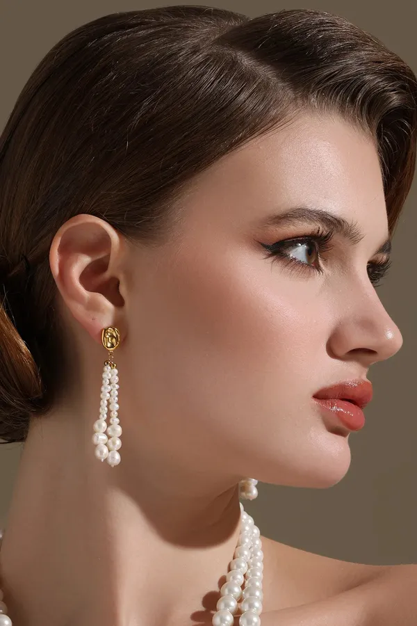 Tassle_Dazzle_Pearl_Earrings_Golden