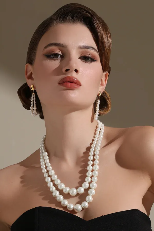 Tassle_Dazzle_Pearl_Earrings_Golden