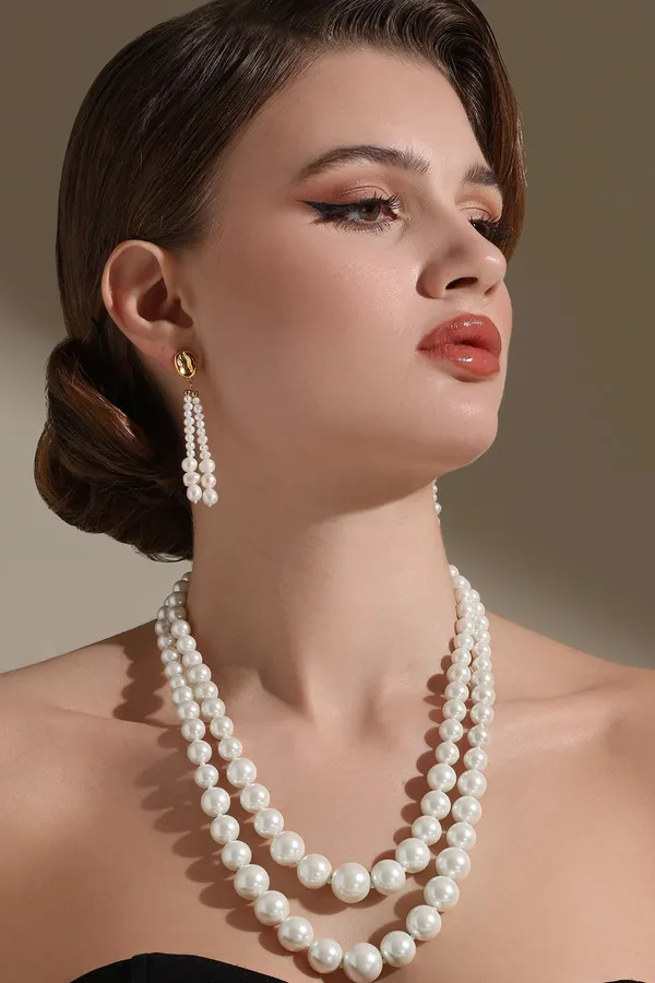 Tassle_Dazzle_Pearl_Earrings_Golden