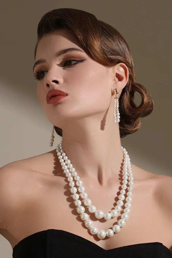 Tassle_Dazzle_Pearl_Earrings_Golden