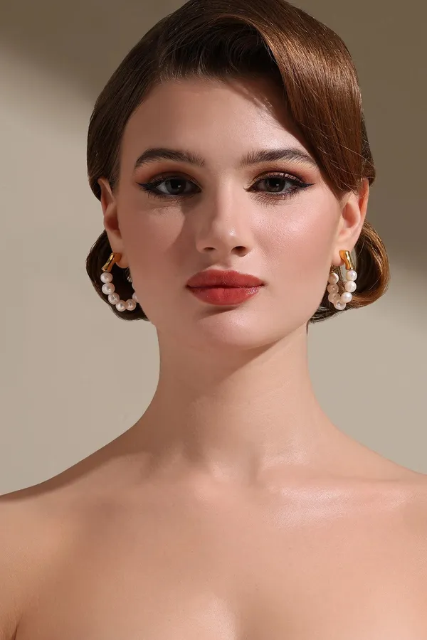 Gold_Accent_Pearl_Earrings_Golden
