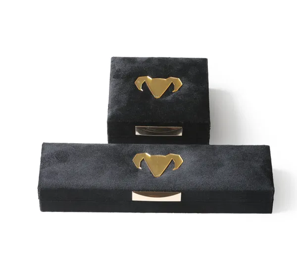 Gold_Accent_Pearl_Earrings_Golden