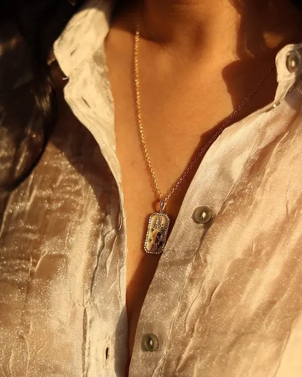 Leo_Zodiac_Pendant_18k_Gold_Plating_Colour_Necklace_Golden