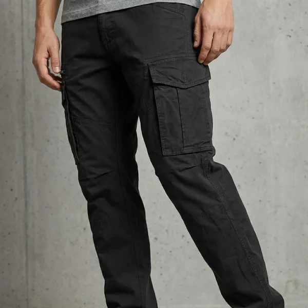 Diesel_Men's_Black_Cargo_Pants_With_Multiple_Pockets