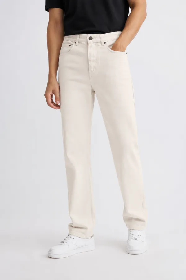 Off_White_Straight_Fit_Jeans_for_Men