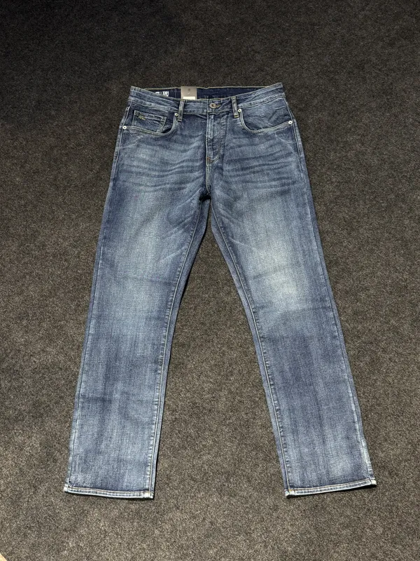 Men's_Blue_Distressed_Straight_Fit_Jeans