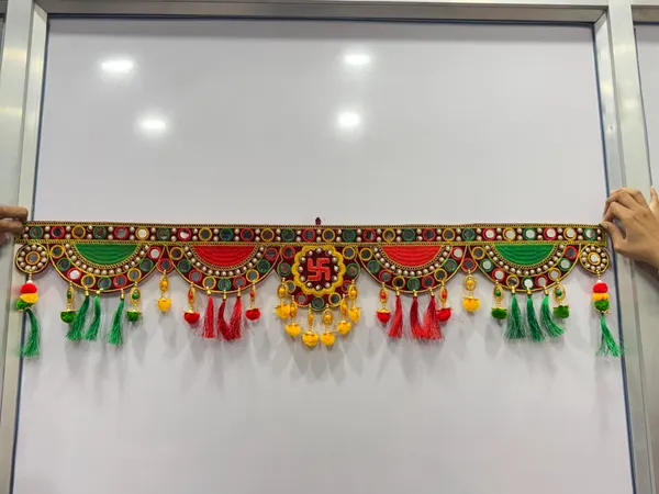 Handcrafted_Festive_Swastik_Wall_Hanging_Toran_/_Bandhanwar