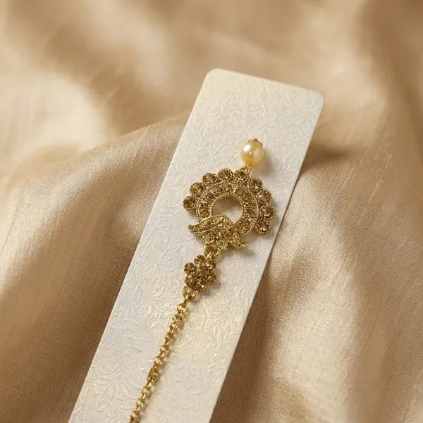 Golden_Crown_Maang_Tikka_With_Kundan_Work