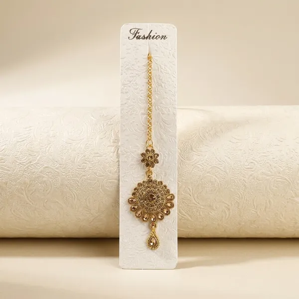 Golden_Maang_Tikka_With_Floral_Design_And_Dangling_Drop