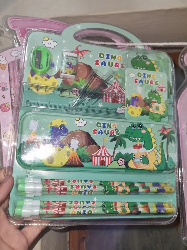 Dinosaur_Themed_Stationery_Set_With_Pencil_Case_Ruler_And_Pens