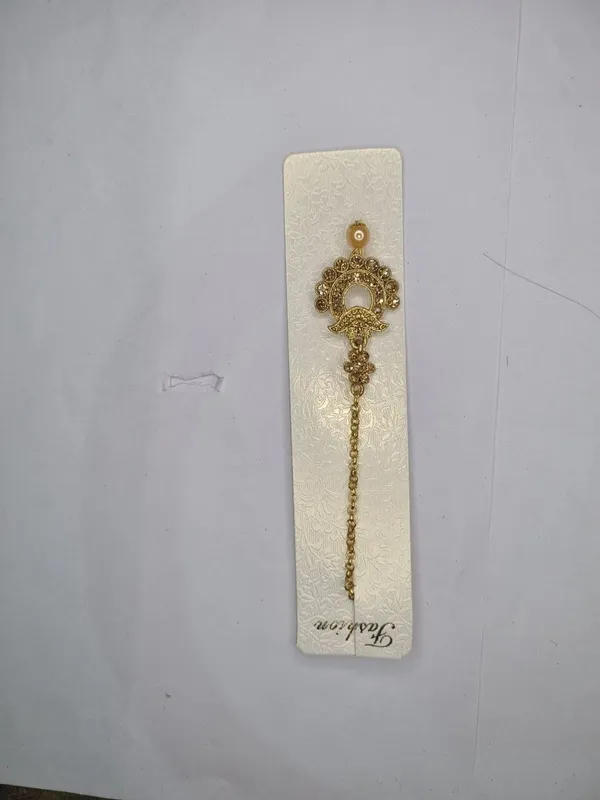 Golden_Crown_Maang_Tikka_With_Kundan_Work