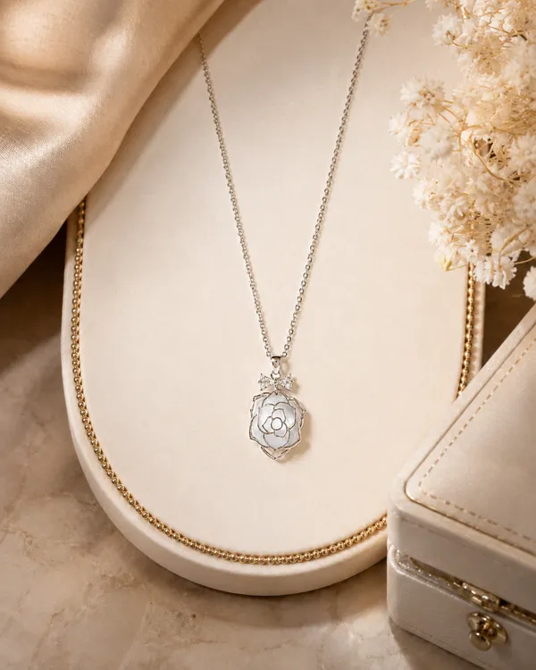 Mythink_White_Rose_Necklace
