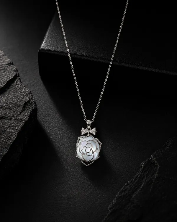Mythink_White_Rose_Necklace