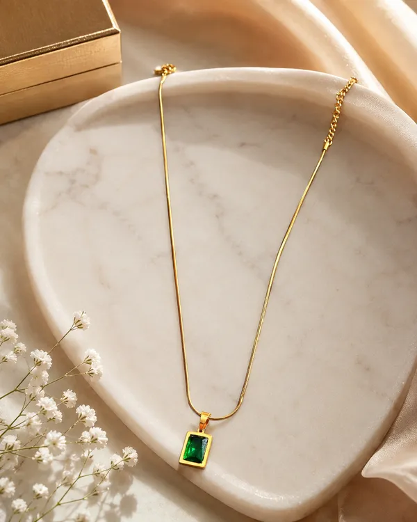 Mythink_Emerald_Elegance_Necklace