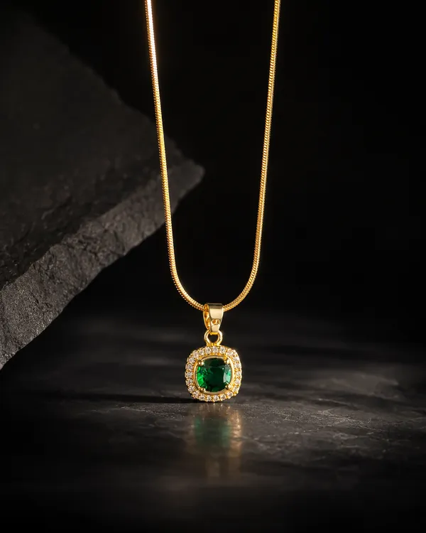 Mythink_Emerald_Belle_Necklace