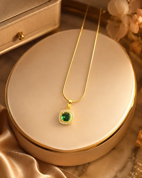Mythink_Emerald_Belle_Necklace