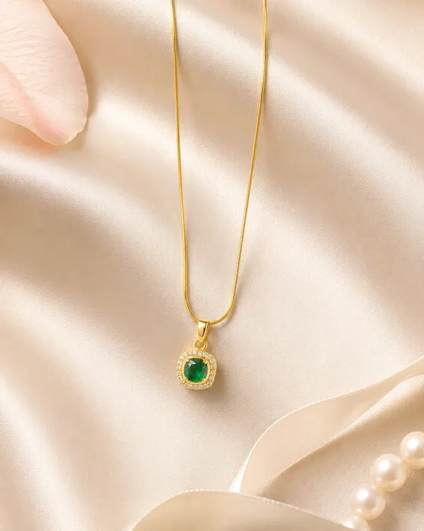 Mythink_Emerald_Belle_Necklace