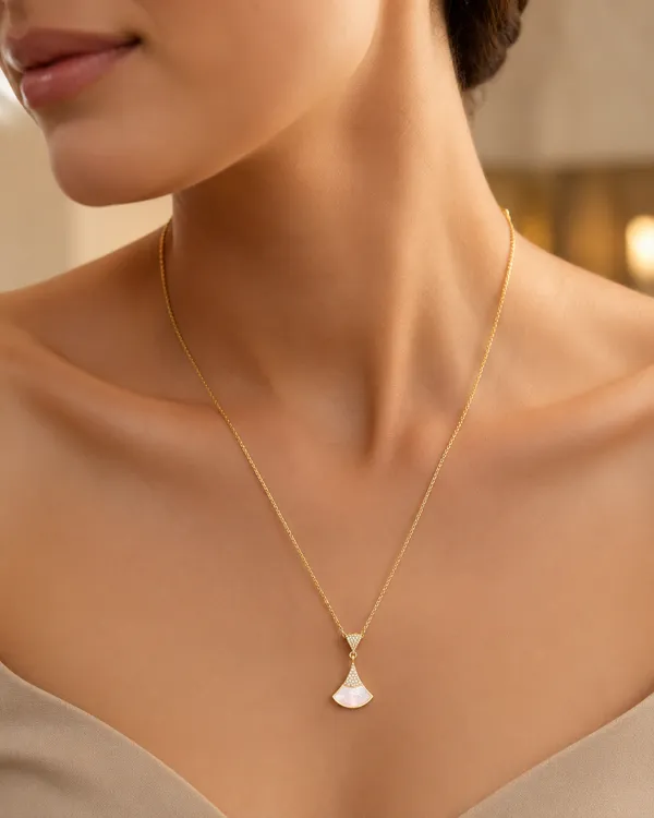 Mythink_Pearl_Fan_Necklace