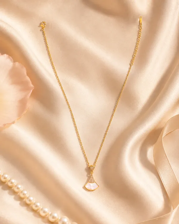 Mythink_Pearl_Fan_Necklace