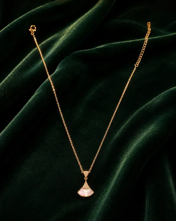 Mythink_Pearl_Fan_Necklace