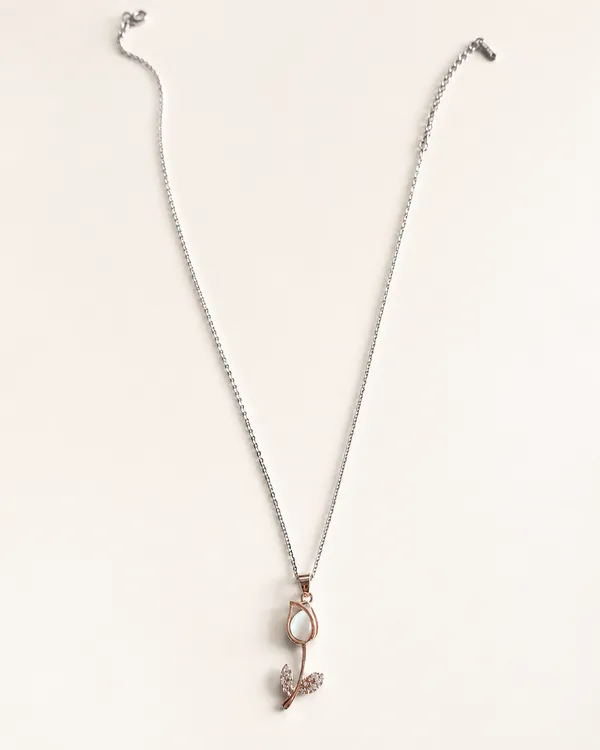Mythink_Lily_Glow_Necklace