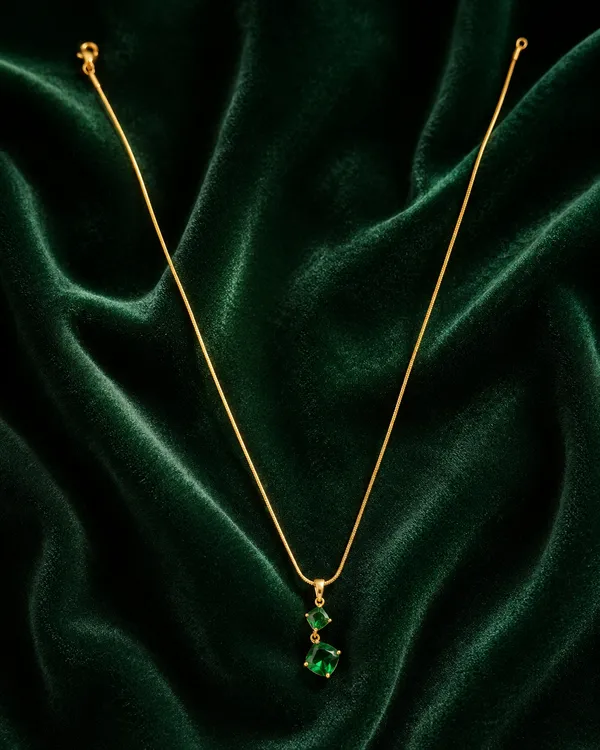 Mythink_Emerald_Muse_Necklace