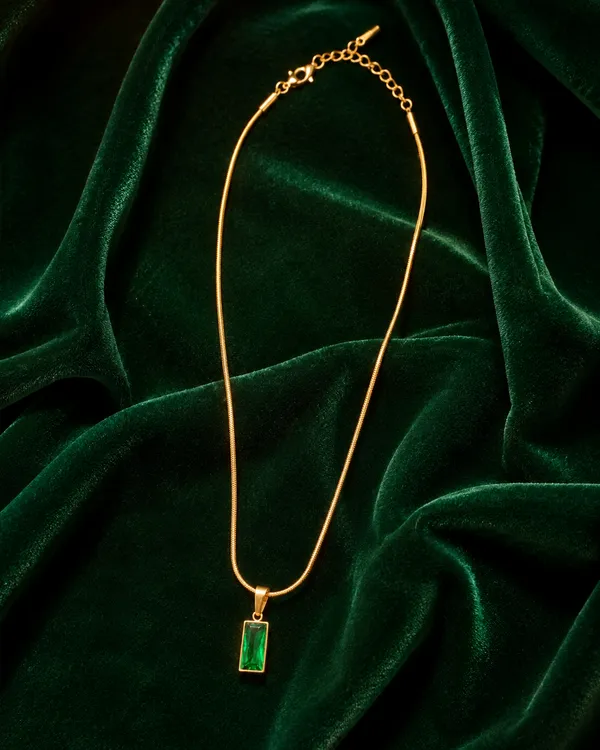 Mythink_Emerald_Bliss_Necklace