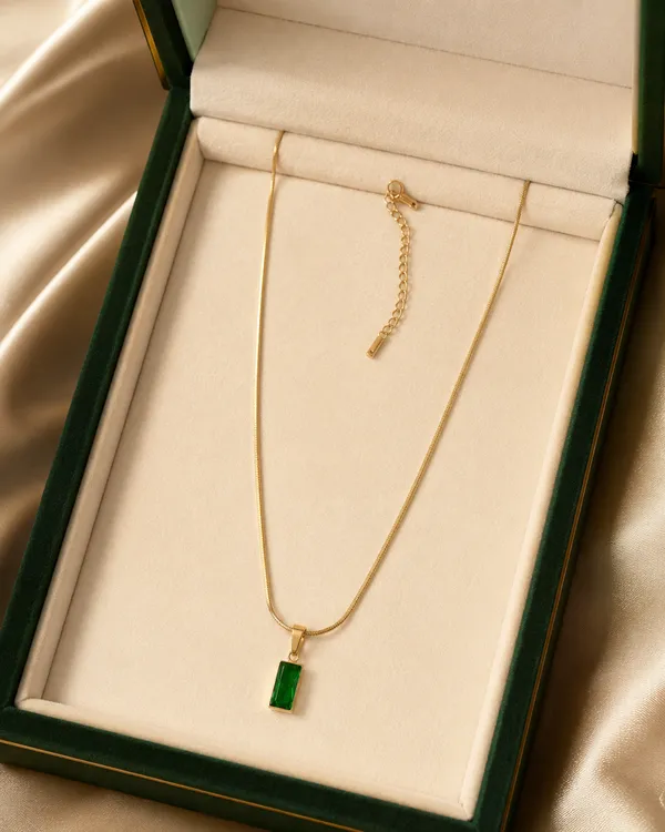 Mythink_Emerald_Bliss_Necklace