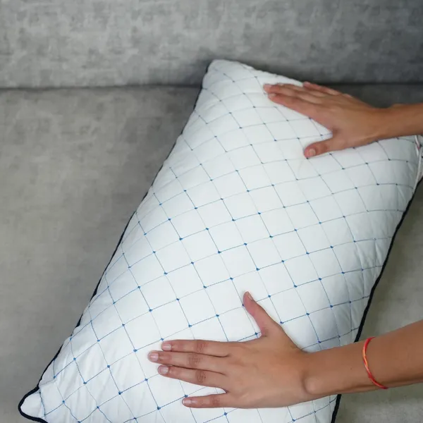 White_And_Blue_Polycotton_Pillow_For_Home_&_Decor