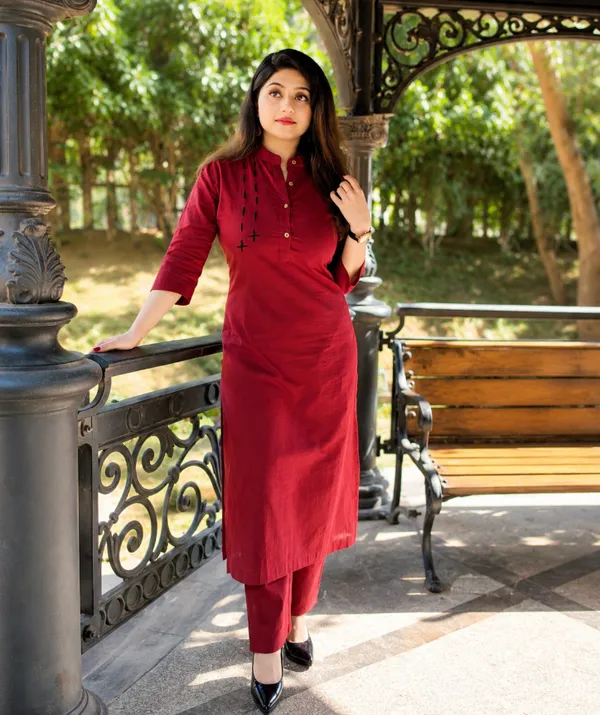 Maroon_Cotton_Blend_Kurta_Set_For_Women