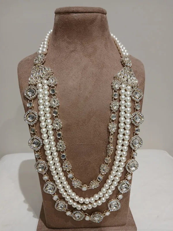 White_Metal_And_Pearls_Mala_For_Men