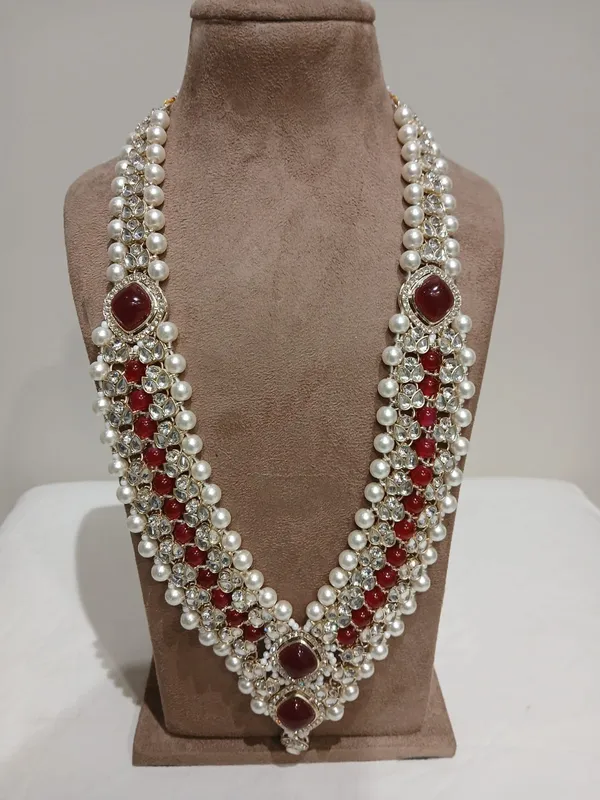White_And_Red_Metal_And_Pearls_Mala_For_Men