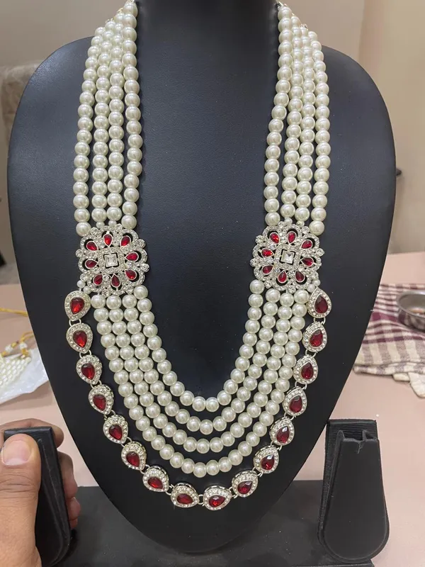 White_And_Red_Metal_And_Pearls_Mala_For_Men